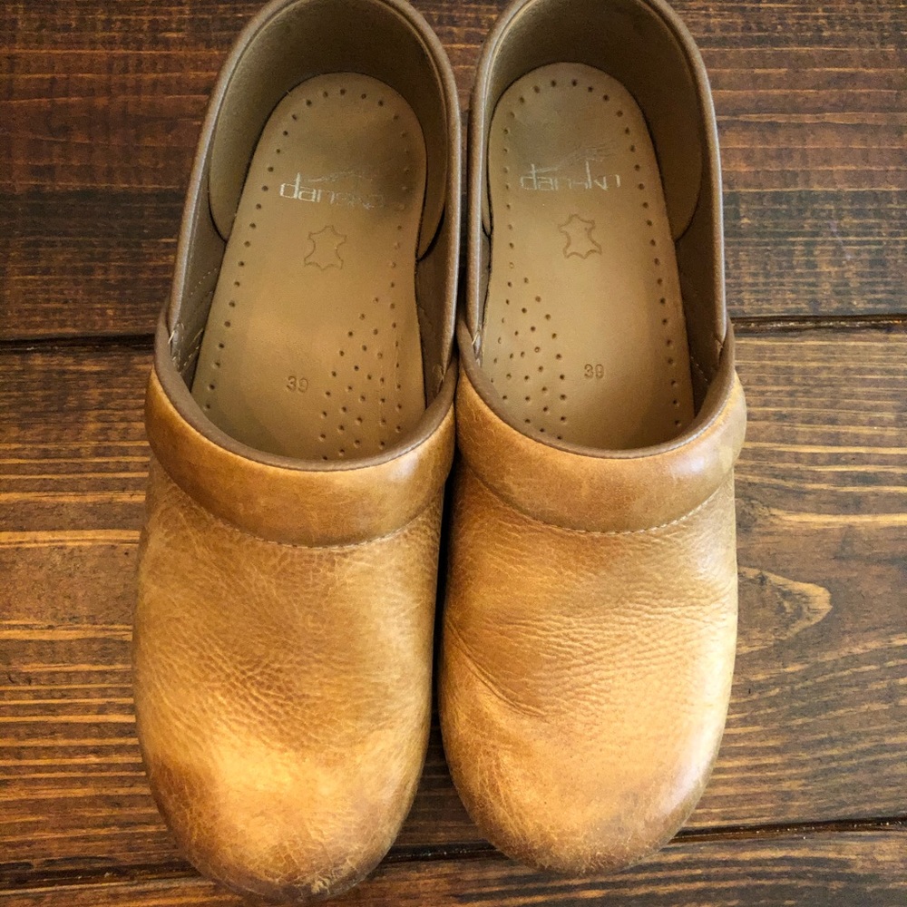 Dansko nurse shoes